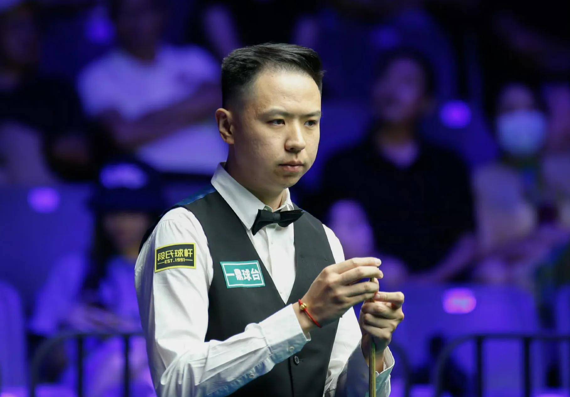 凭借一记头 凭借一记头