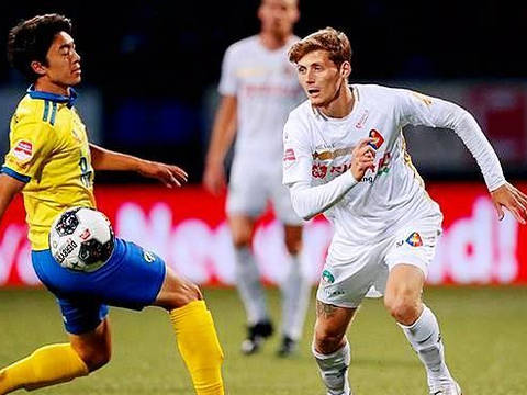 在激烈的联 在激烈的联